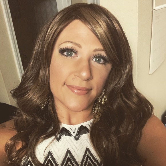 Meet your Posher, Stephanie - Picture 1 of 1